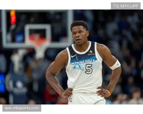 米德尔顿三分精准提升球队关键时刻得分效率