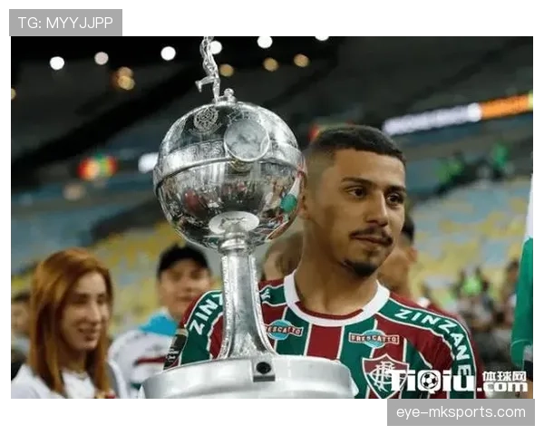 帕利尼亚：从纯破坏到出球型后腰的数据进化分析